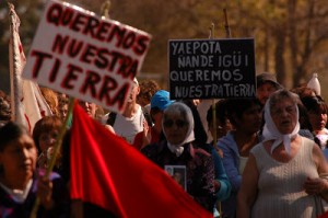 Tabacal. Pueblos Originarios expulsados de sus territorios reclaman las tierras. Tabacal no cumple fallos judiciales y las utiliza a su favor