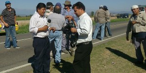 Ex trabajadores de energía cortan ruta 50 en Orán. Crédito Revista Norte