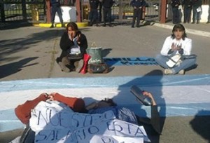 docentes agredidos por la policia en el grand bourg