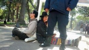 docentes de salta encadenados en la plaza