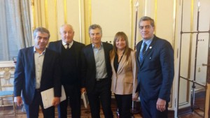 Cano participó este lunes de una reunión con Macri, que presiona para quitarles fondos a las provincias y transferirlos a Buenos Aires. 