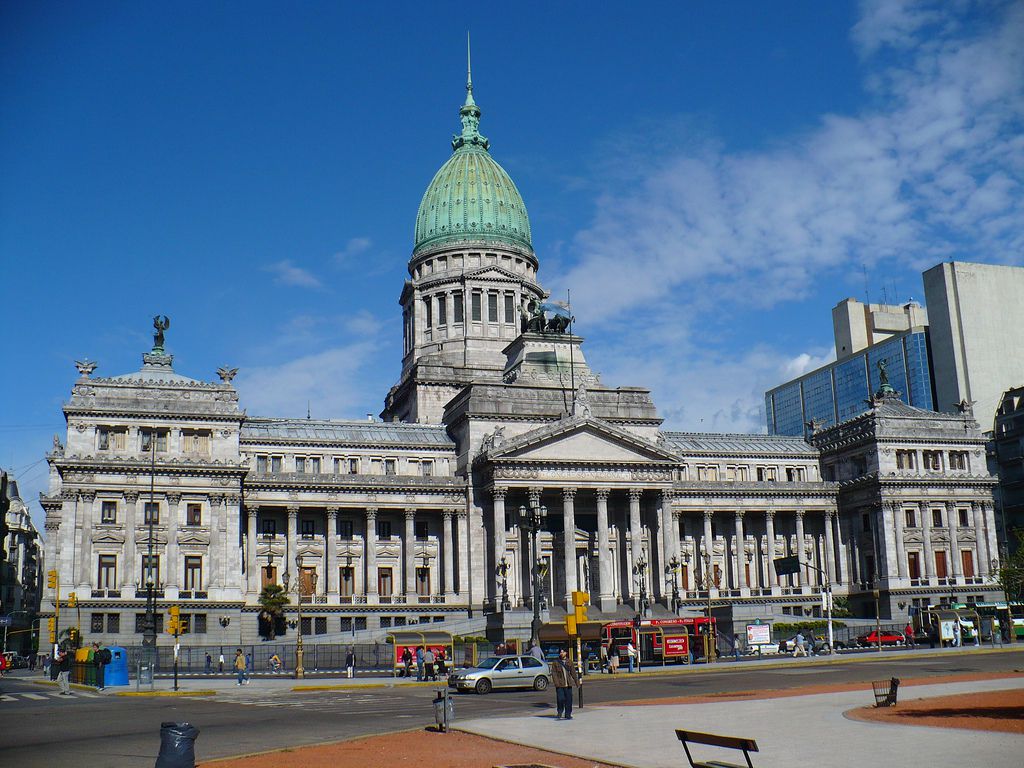 Agenda de actividades en el Congreso para el 4 de abril. Sesión